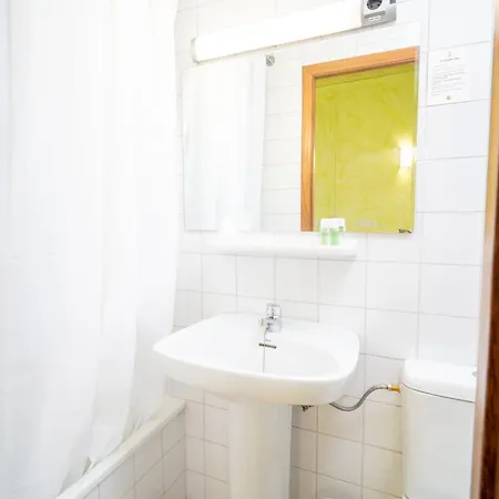 La Terraza ホテル 2*