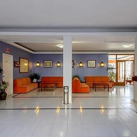 La Terraza 2*
